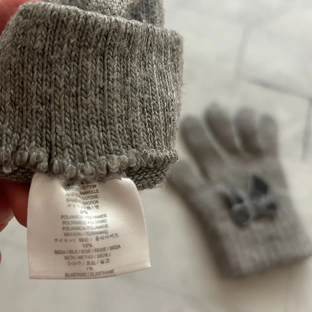 Condor Gray Gloves with Velvet Bows